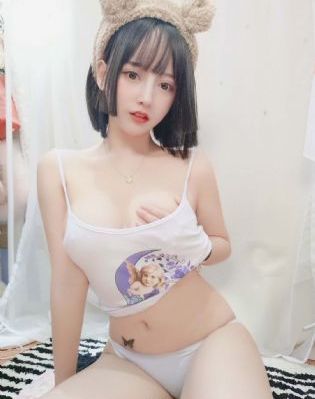 欧美长靴皮裤美女_4K在线手机播放
