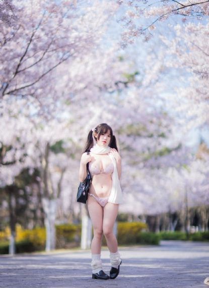 丰满的女同学2中文版_DVD完整视频观看